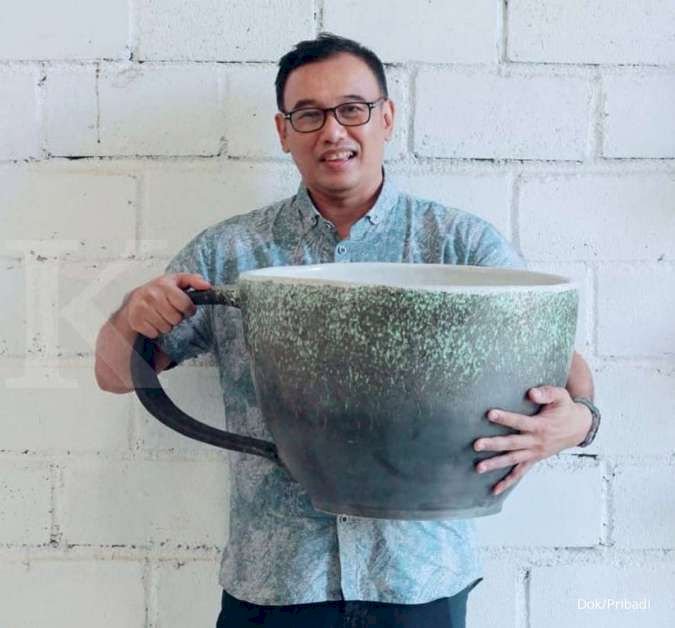 Roy Wibisono, pelaku UMKM bisnis keramik, Naruna, yang telah naik kelas dan kini menembus pasar ekspor ke berbagai negara. Foto-foto: dokpri. RMOL Jateng/Stefy Thenu