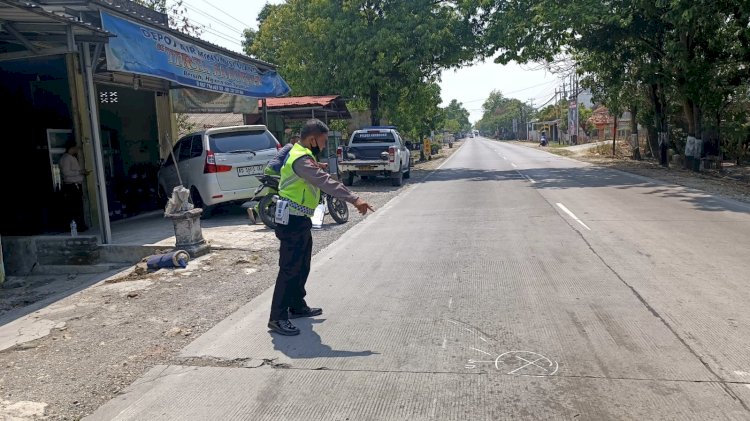 Polisi menunjukan lokasi kecelakaan di Grobogan. RMOL Jateng