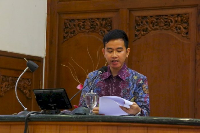 Walikota Gibran saat mengikuti sidang paripurna DPRD kota Solo