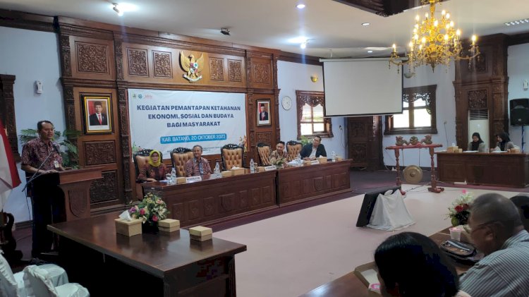 Kegiatan Pemantapan Ketahanan Ekonomi Sosial dan Bagi Masyarakat di Aula Kantor Bupati Batang, Jumat (20/10)