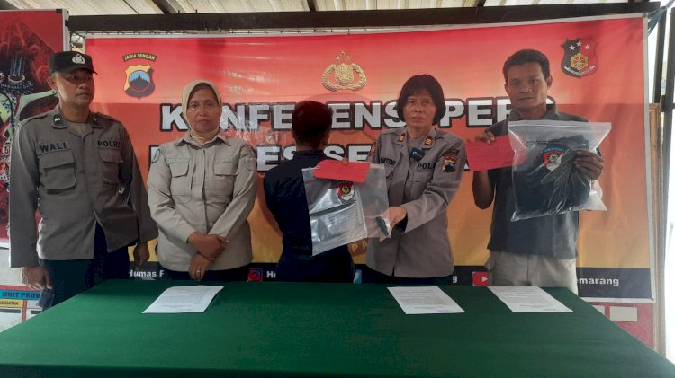 Polsek Tuntang mengamankan AP, pelaku penusukan terhadap karyawan Koperasi di Kecamatan Tuntang, Kabupaten Semarang, Sabtu (21/10).