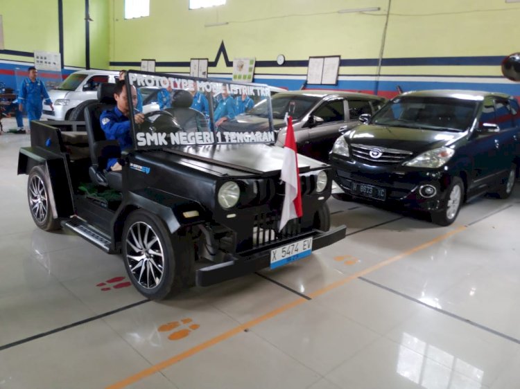  X-SATA EV, kuda besi karya siswa SMK Negeri 1 Tengaran, Kabupaten Semarang ini saat dicobadicoba dijalankan, Senin (23/10).