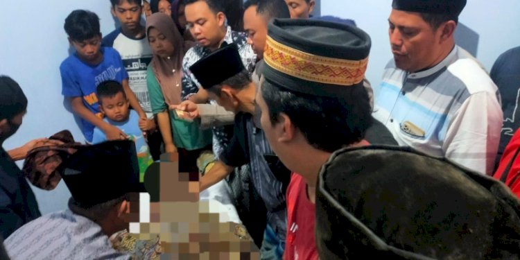 Dua petani Kabupaten Pekalongan tewas tersambar petir saya memanen durian. Dok