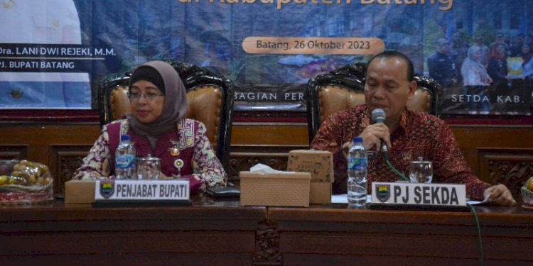 Penjabat Bupati Batang Lani Dwi Rejeki saat membuka rapat TPID. RMOL Jateng