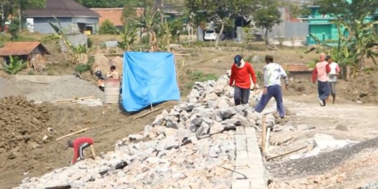 Pengerjaan embung Nglebok oleh CV Statika Teknik. RMOL Jateng
