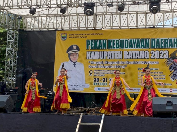 Gelaran Pekan Kebudayaan Daerah (PKD) Tahun 2023 di halaman belakang kantor Disdikbud Batang, Senin (30/10).