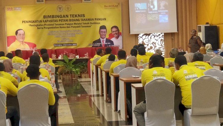 Kegiatan Bintek Petani di ballroom Hotel 21 Purwodadi 