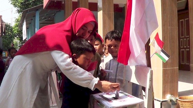 RA IT Al Firdaus latih kepedulian anak terhadap sesama muslim