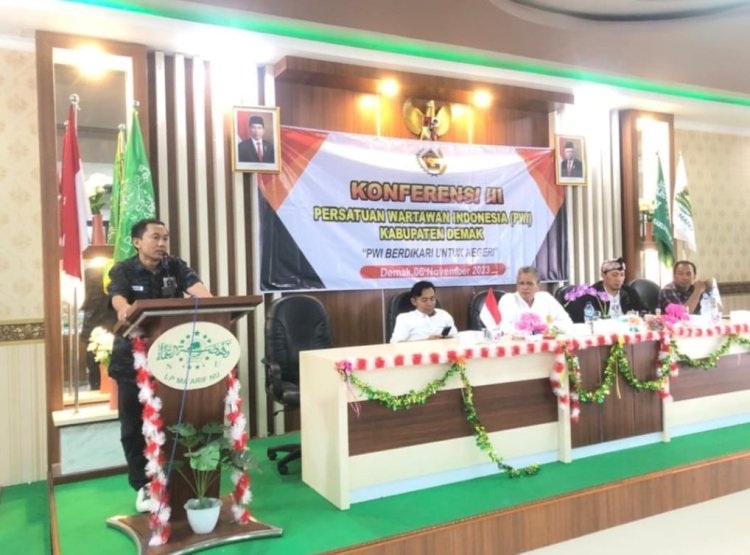 Wahib Pribadi memberikan sambutan usai disahkan secara aklamasi di Konferensi ke III PWI Kabupaten Demak, Senin (6/11)