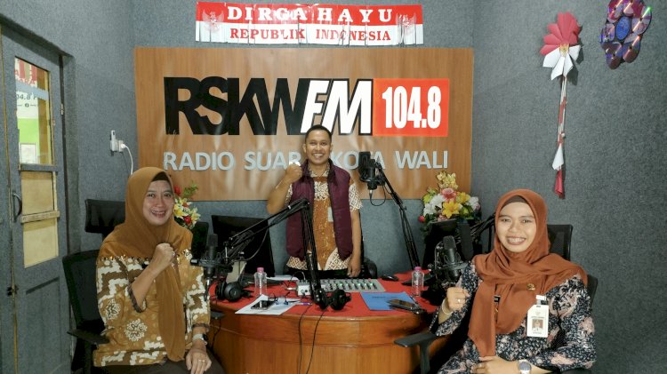 Bupati Demak Eisti'anah dalam Talkshow Radio Suara Kota Wali