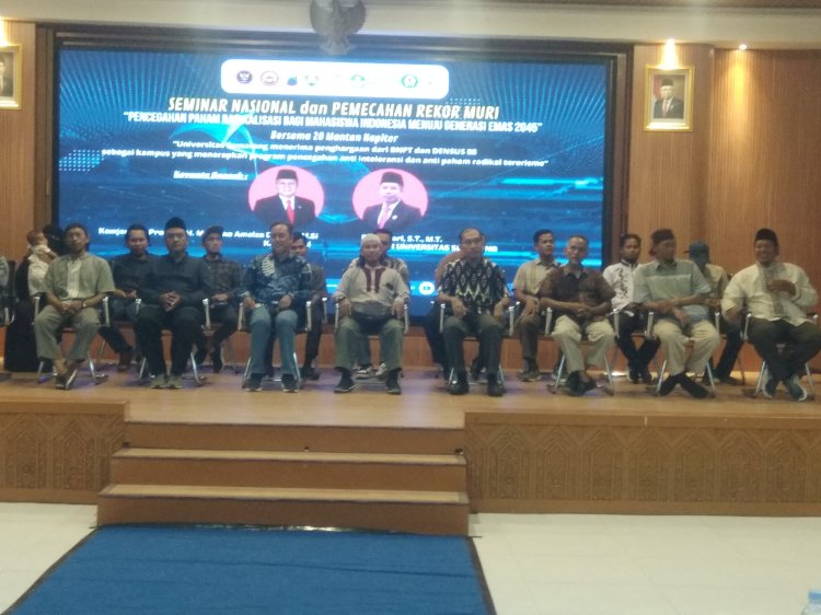 Para mantan Napiter saat menghadiri seminar Nasional di kampus USM , Kamis (8/11)