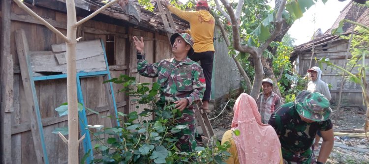 TNI melakukan rehab rumah layak huni di Kedungjati Grobogan