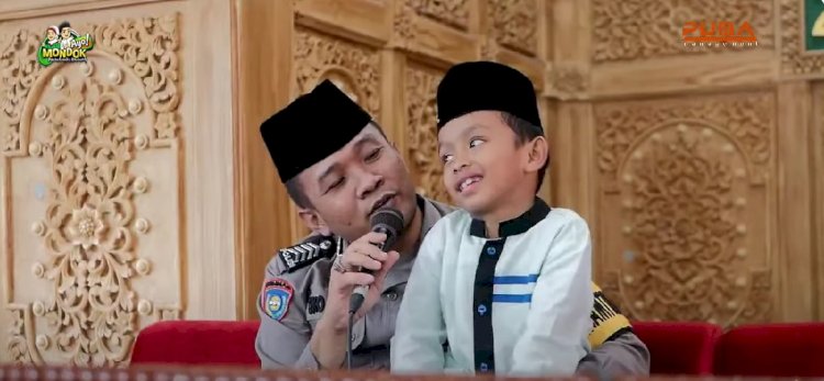 Bripka Eko Julianto, dikenal masyarakat Wonogiri, sebagai polisi dai.