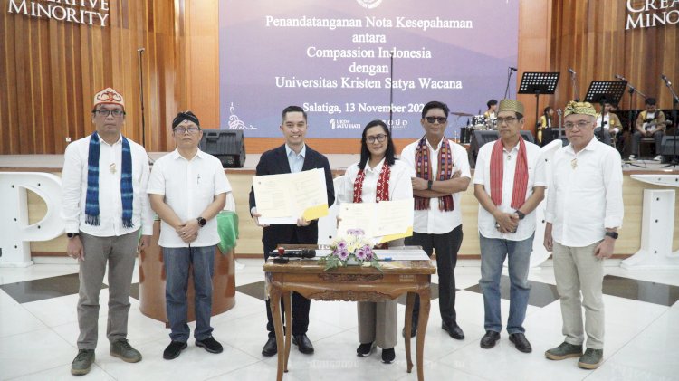 Rektor UKSW Prof. Dr. Intiyas Utami, S.E., M.Si., Ak., tandatangani  dua Nota Kesepahaman di Balairung, UKSW.