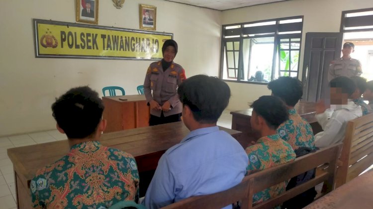 Siswa dibawa ke Mapolsek Tawangharjo untuk pembinaan. RMOL Jateng