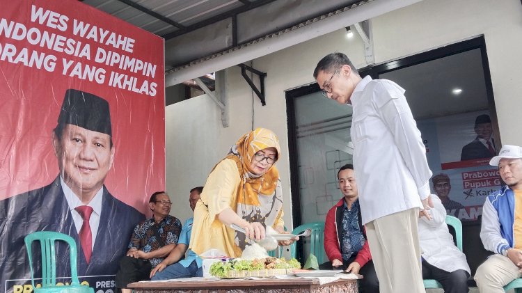 Slup-slupan Sekretariat Bersama Posko Partai Koalisi Indonesia Maju Pemenangan Prabowo-Gibran ri Kota Salatiga ditandai pemotongan tumpeng, Sabtu (18/11). RMOL Jateng
