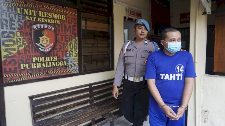 Polisi mengamankan pelaku penjambretan Handphone,  OR (22)  buruh warga Desa Karangendep, Kecamatan Patikraja Kabupaten Banyumas. Dok