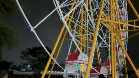 Bianglala di pasar malam Colomadu. Dok