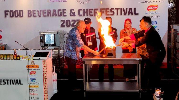Semarang Food, Beverage, and Chef Festival  yang dibuka Jumat (24/11) dan berlangsung hingga Minggu (26/11). 