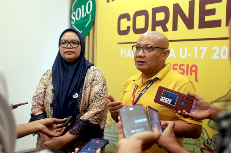 Kepala Bidang Destinasi dan Pemasaran Pariwisata Dinas Kebudayaan dan Pariwisata Solo, Gembong dan Ketua Asosiasi Agen Perjalanan Wisata Indonesia (ASITA) Solo, Mirza Ananda.