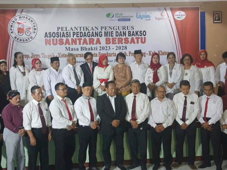Pelantikan pengurus Asosiasi Pedagang Mie dan Bakso Nusantara Bersatu mass Bhakti 2023-2028 Provinsi Jawa Tengah -Kota Semarang - Kab Pemalang - Kab Klaten di gedung BPM Dikjur di jalan Brotojoyo Semarang, Jumat (23/11)