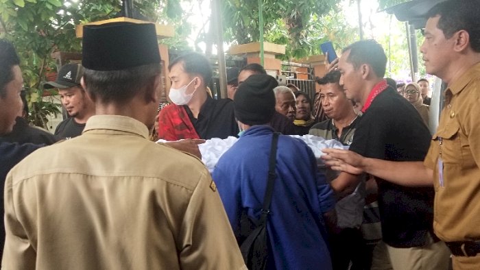Jenazah Wildan tiba di rumah duka, Manggung, Cangakan Karanganyar