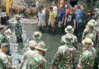 Antisipasi Bencana, Kodim 0736 Batang Gandeng Warga Bersihkan Saluran Air hingga Pasar