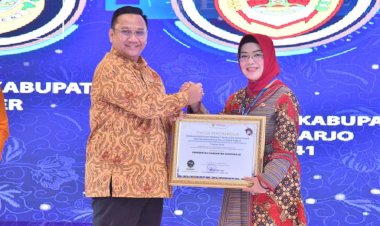 Pemkab Sukoharjo Raih Penghargaan Bidang Pelayanan Publik Dari Ombudsman RI