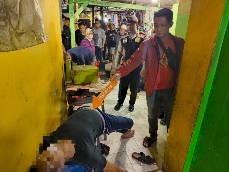Pria pengunjunga makan Sunan Kalijaga yang ditemukan meninggal di depan toliet, Minggu (10/12) 