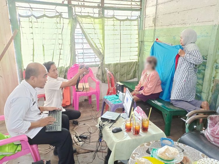 Disdukcapil Grobogan lakukan jemput bola warga disabilitas, Rabu (13/12). Foto : Rubadi