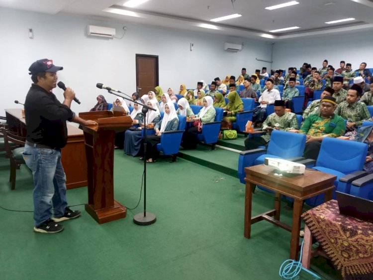 Kegiatan pelatihan kewirausahaan budidaya tanaman hias yakni bonsai, di Gedung Wakil Bupati Demak, Senin (18/12).