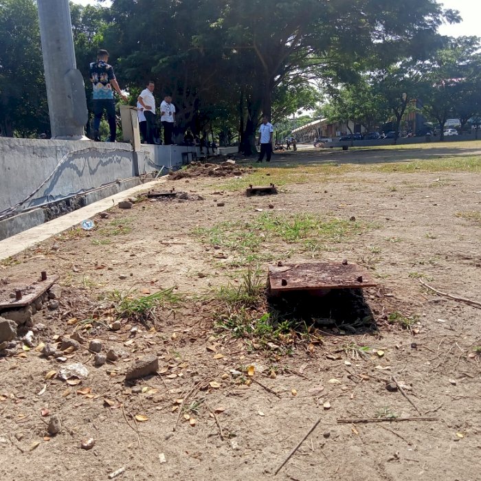 Lokasi baliho yang dipindahkan. Foto : Dian Tanti