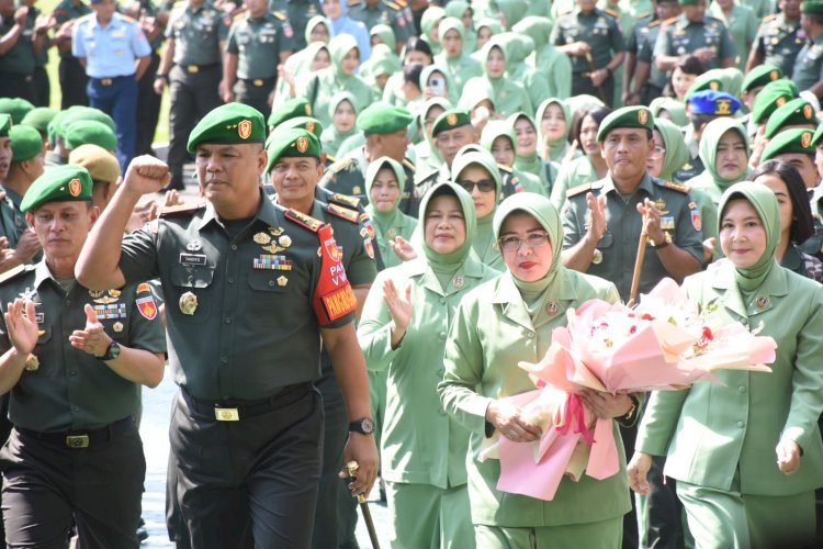 Acara penyambutan dan tradisi penerimaan  di Halaman Makodam IV/Diponegoro, Rabu (27/12/2023).
