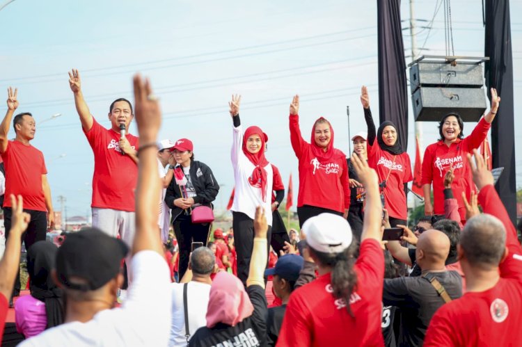 Siti Ariqoh Supriyanti didampingi juga oleh Krisseptiani Hendrar Prihadi dan Hevearita G Rahayu serta kader PDI Perjuangan Kota Lumpia lainnya. Foto : Umar Dani