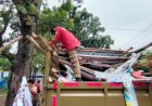 Satpol PP Kota Semarang Lepas Atribut Kampanye Salahi Aturan Pemasangan 