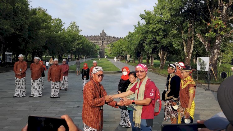 Mr Morgan Chang dari Taiwan, turis asing pertama di TWC Borobudur. RMOL Jateng