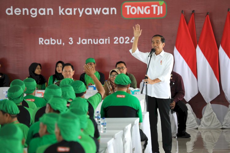 Kunjungan Presiden Jokowi di PT Tong Tji Tea Indonesia di Desa Padaharja, Kecamatan Kramat, Kabupaten Tegal. Foto : Bakti Buwono