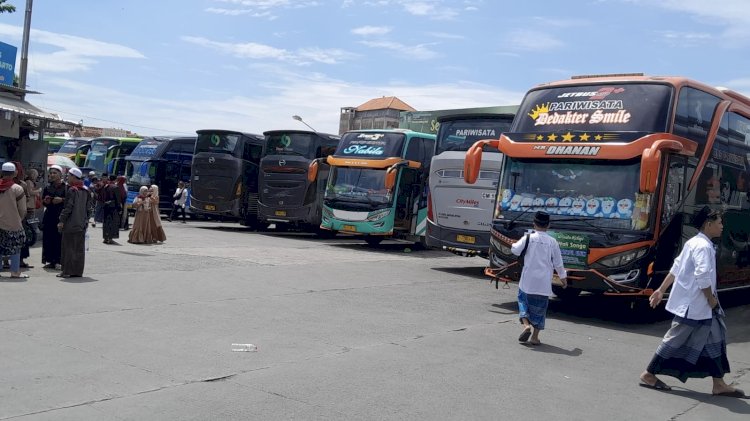 Terminal bus wisata Kadilangu Demak, Jumat (5/1). RMOL Jateng