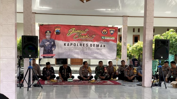Wakapolres Demak dalam acara Jumat Curhat Kapolres Demak, Jumat (12/1). RMOL Jateng