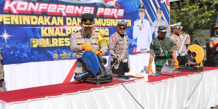 Pelaksanaan  pemusnahan knalpot secara simbolis oleh perwakilan peserta apel. RMOL Jateng