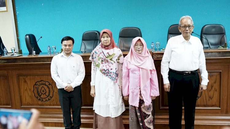 Empat guru besar baru UNS siap dikukuhkan oleh Rektor UNS, Prof. Dr. Jamal Wiwoho, S.H., M.Hum, di Auditorium G.P.H. Haryo Mataram UNS.