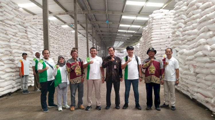 PT Pupuk Indonesia gelar Gebyar Diskon Pupuk Nonsubsidi 2024 di Gudang Pupuk Penyangga (GPP) Prupuk, Kecamatan Margasari, Kabupaten Tegal.