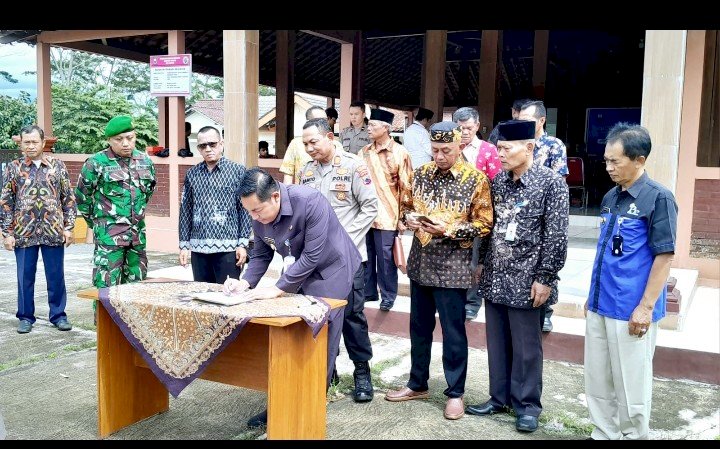 Menggandeng Jajaran Kecamatan, Koramil Dan 16 Kepala Desa, Kapolsek Tuntang AKP Suramto Menginisiasi Deklarasi Zero Knalpot Brong Di Pendopo Balai Desa Tuntang
