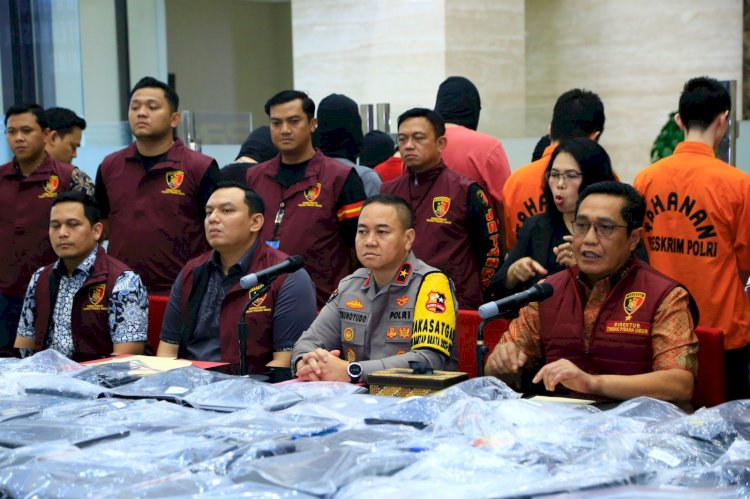 Direktur Reserse Kriminal Umum Bareskrim Polri Brigjen Polisi Djuhandani Rahardjo Puro Bersama Tim Penyidik Telah Membongkar Penipuan Berdasarkan Love Scamming