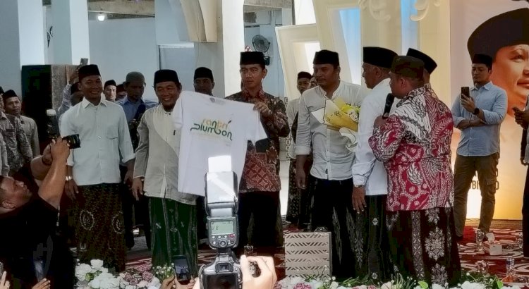 Cawapres Gibran Rakabuming Raka Saat Berada Di Pondok Pesantren Al Hidayah Desa Plumbon, Kecamatan Limpung (22/1)