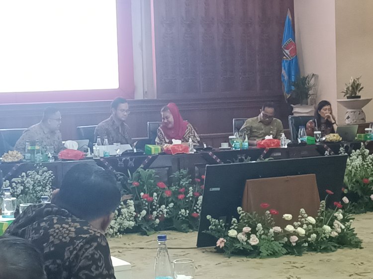 Wali Kota Semarang, Hevearita Gunaryanti Rahayu dalam rapat paripurna DPRD.