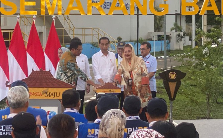 Presiden RI, Joko Widodo meresmikan Sistem Penyediaan Air Minum (SPAM) Semarang Barat pada Senin (23/1/2024). (Foto: RMOlJateng)