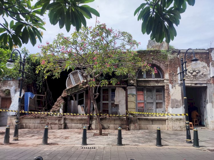 Gedung Butterworth Yang Merupakan Bangunan Cagar Budaya Di Kawasan Kota Lama Semarang Roboh Pada Senin Kemarin (22/1/2024). 