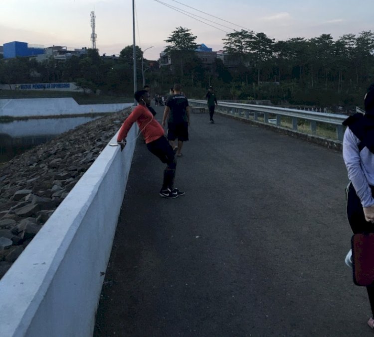 Di Sekitar Waduk Undip, Setiap Hari Libur Atau Minggu Pagi Dipilih Menjadi Tempat Olahraga Bagi Warga Dan Mahasiswa (28/1). Foto: RMOLJateng