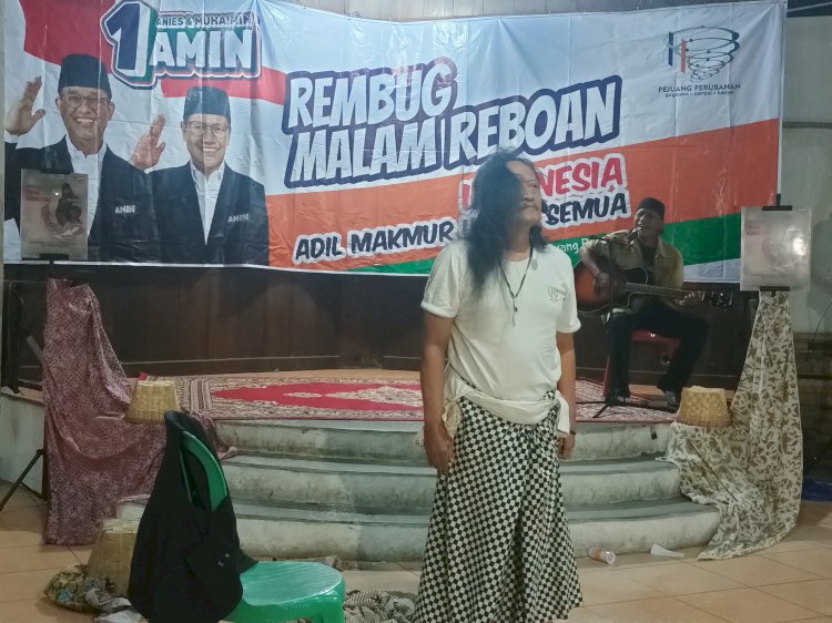 Penampilan penyair Semarang dalam diskusi politik kebudayaan di Rumah Pejuang Perubahan di jalan Citarum Semarang. Umar Dhani/Dok.RMOLJateng